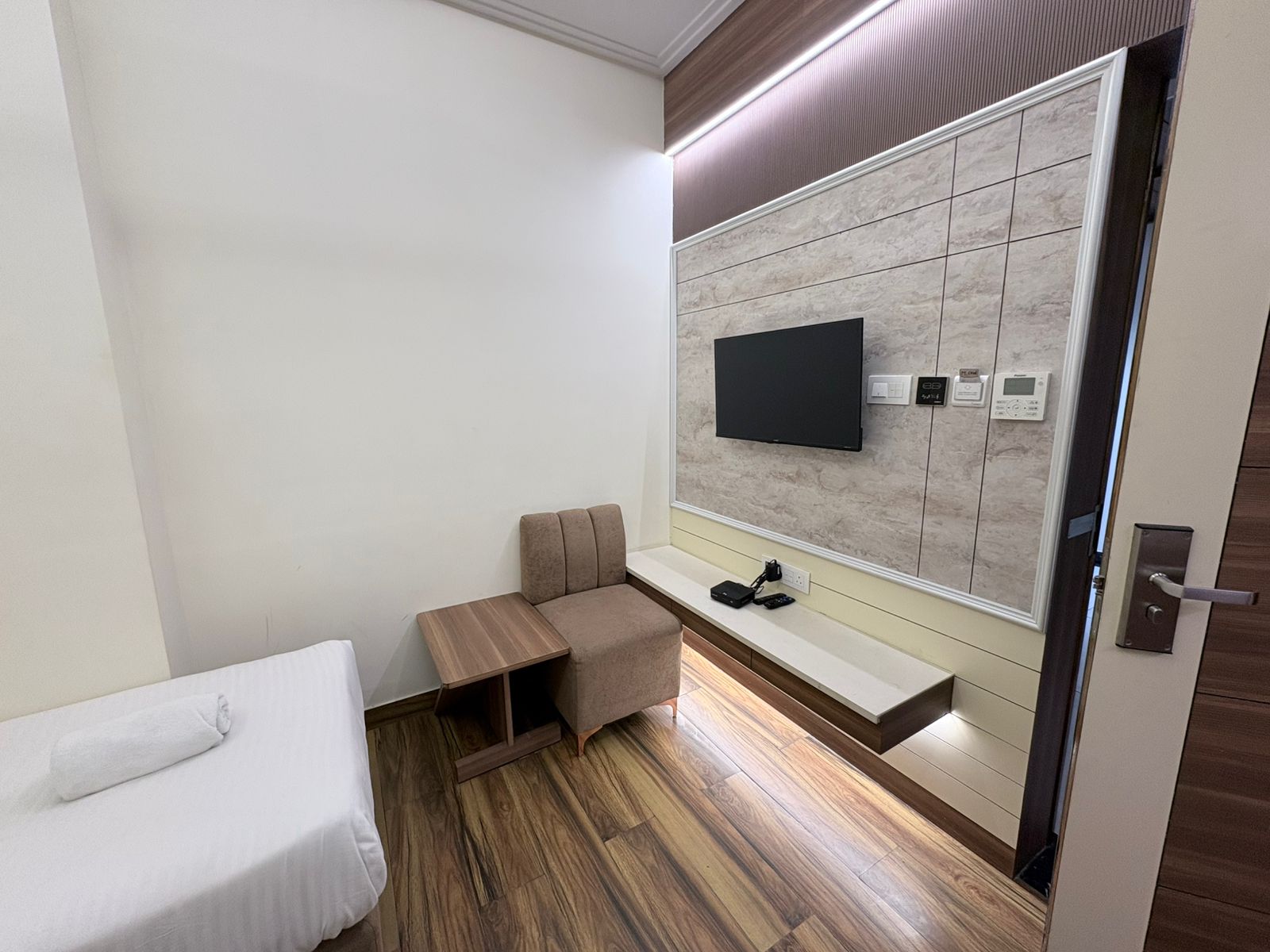 3 Star Hotel in Varanasi - Room Inside View