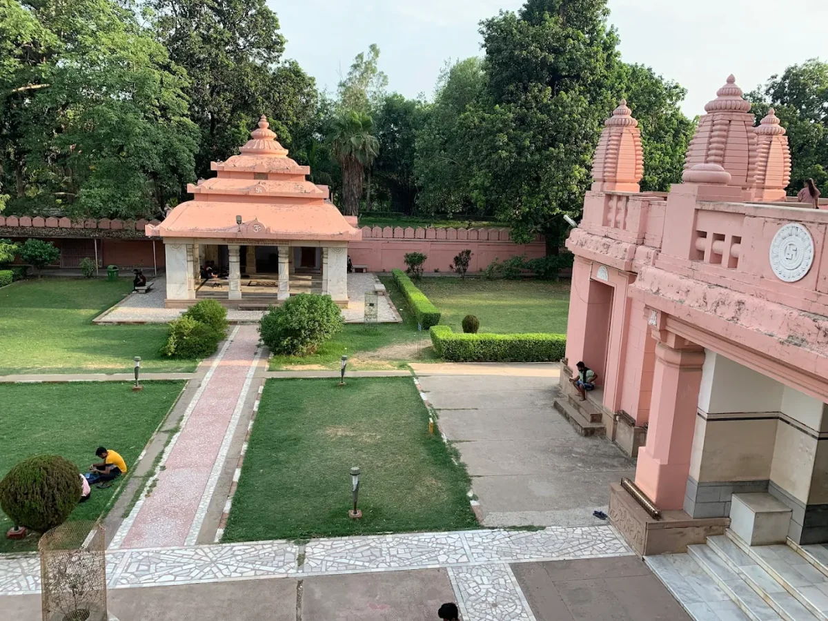 BHU Vishwanath Temple (Birla Temple) - Image 7