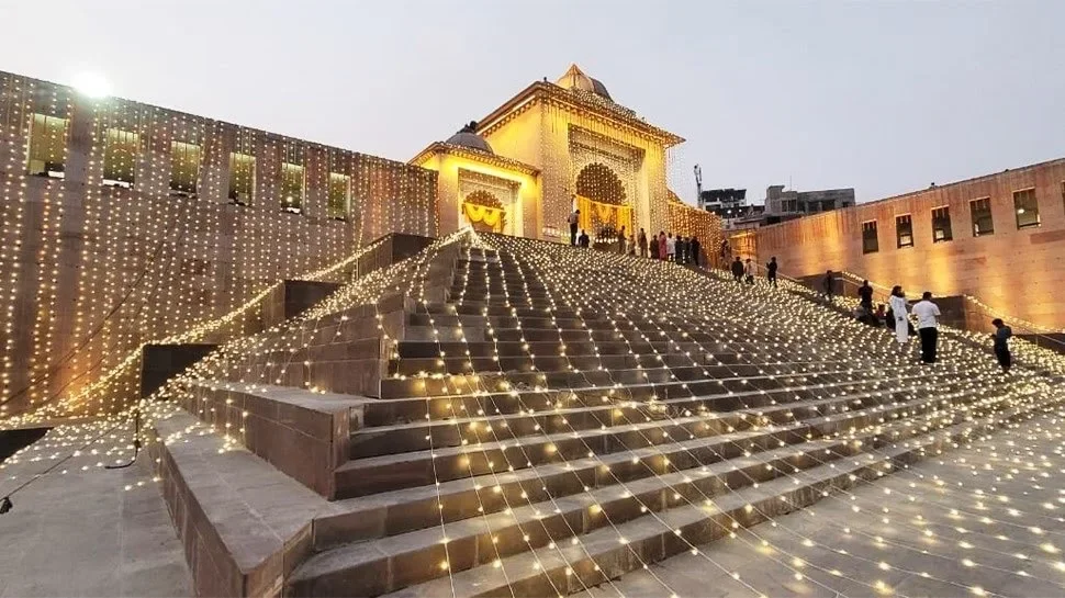 Kashi Vishwanath Temple - Image 2