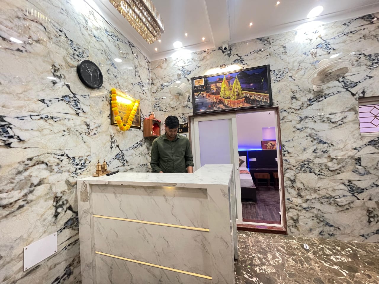 Kashi Ganga Ghat Guest House - Image 12