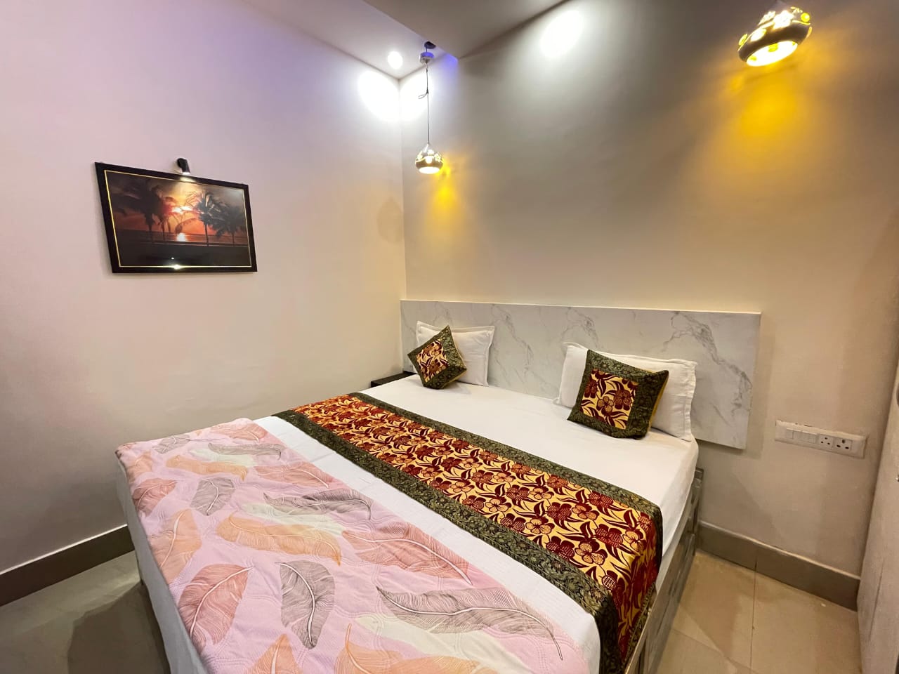 Kashi Ganga Ghat Guest House - Image 4